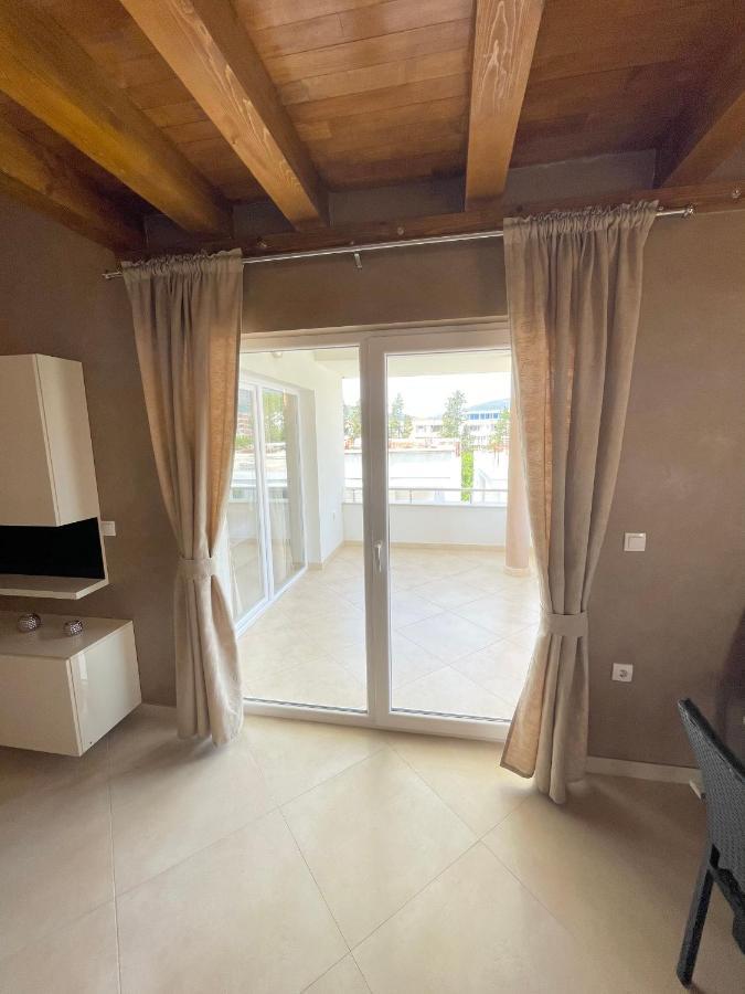 Apartments Harris Ulcinj Exterior photo